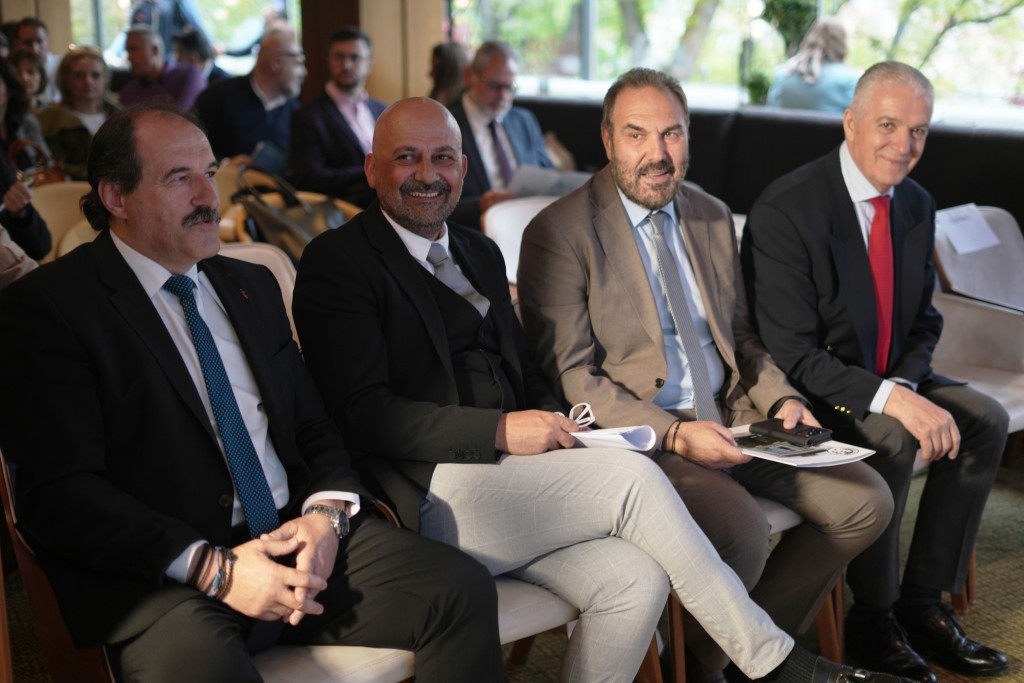 Αθανάσιος Τάσκας (Αντιπεριφερειάρχης Π.Ε. Φλώρινας), Γεώργιος Στεργίου (Δήμαρχος Πρεσπών), Βασίλης Γιαννάκης (Δήμαρχος Φλώρινας), Ιωάννης Λιάσης (Δήμαρχος Αμυνταίου)